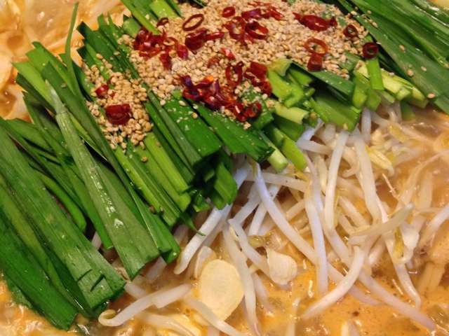 家庭で簡単に本場の味!味噌醤油もつ鍋